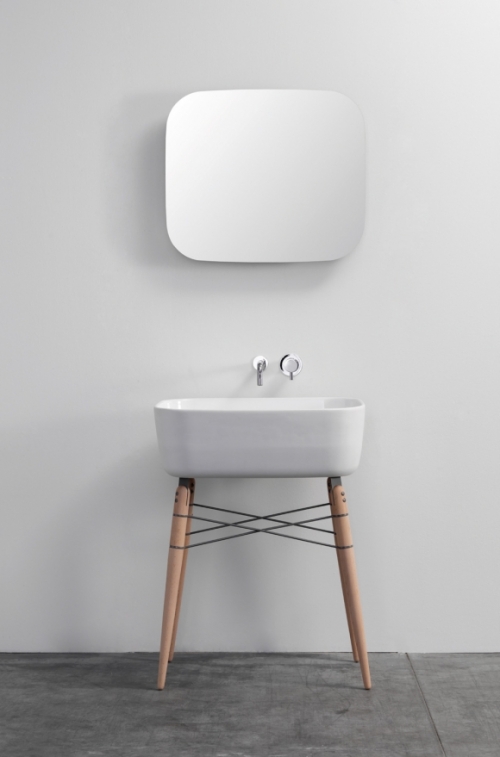 mirror above washbasin