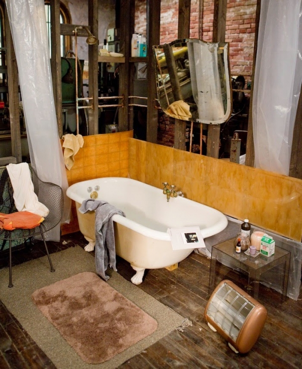 love and other drugs apartment bohemian loft bathroom