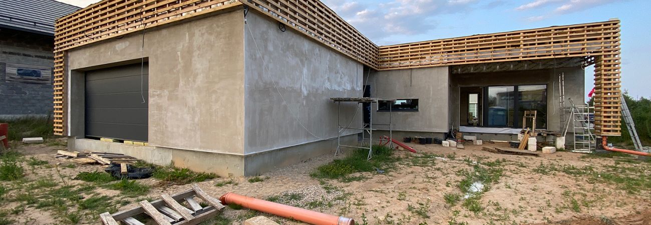 Pusiau ventiliuojamas fasadas ir karkasas skalūnui