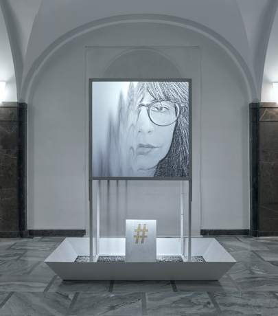 Installation which transforms a selfie to a gravel
