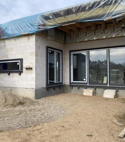 Kommerling plastikiniai langai su išnešimu