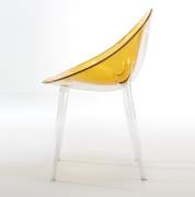 Permatomos kėdės (ghost chair) 