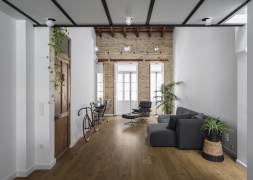 Eames Lounge Chair - forever trendy!