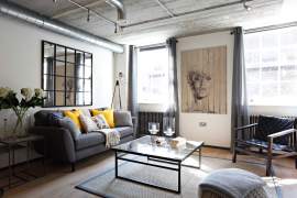 Wall behind the sofa. 8 decorating ideas.