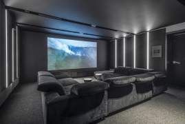 Namų kino salės interjeras Vilniuje