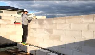 1 aukšto namo mūras iš akyto betono blokelių