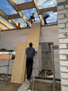 Plokščio stogo konstrukcija iš dvitėjinių sijų ir OSB