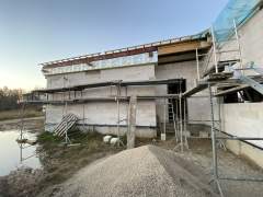 Pusiau ventiliuojamas fasadas ir karkasas skalūnui