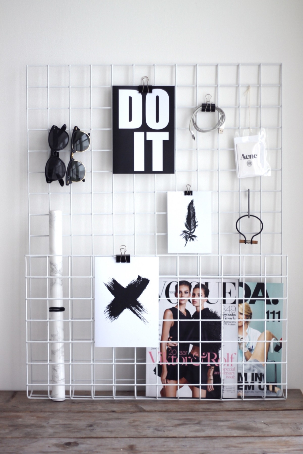 White memo board