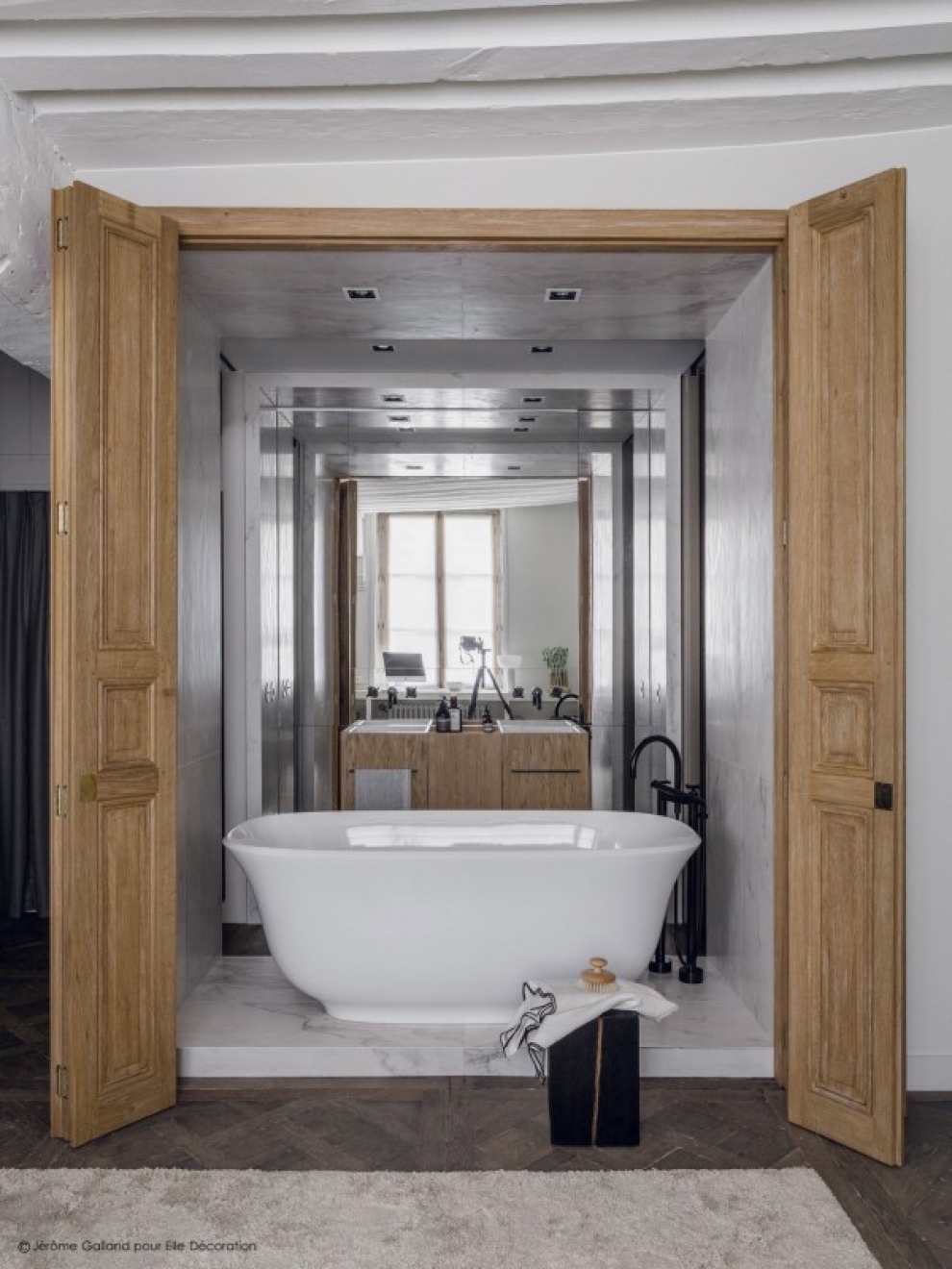 free standing bath interior