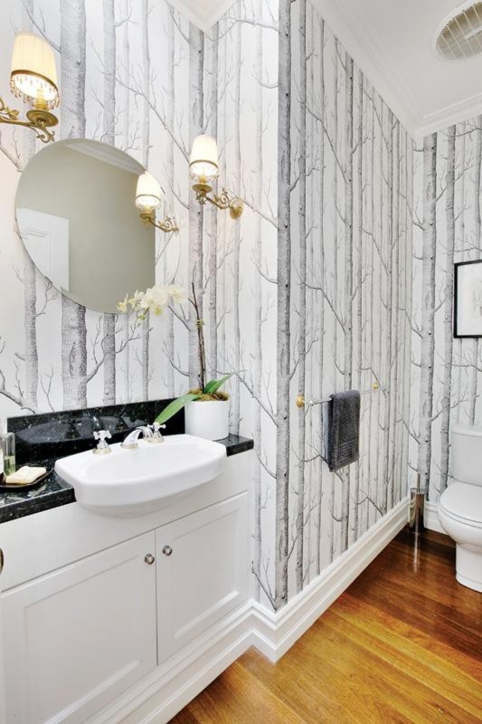trees pattern wallpaper in bathroom