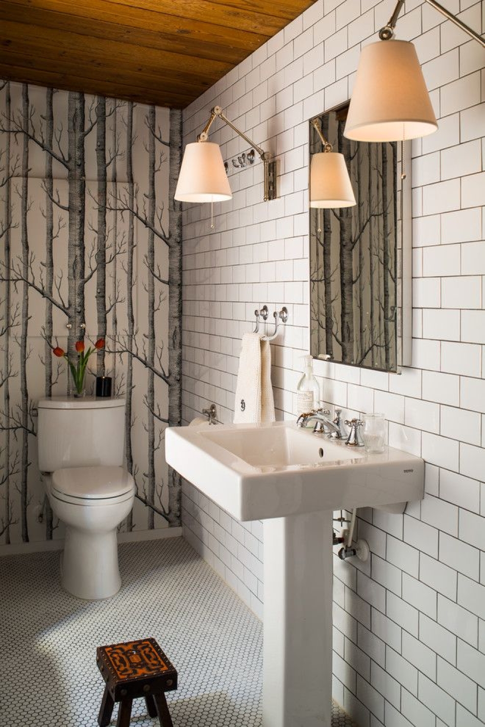 wallpaper in bathroom
