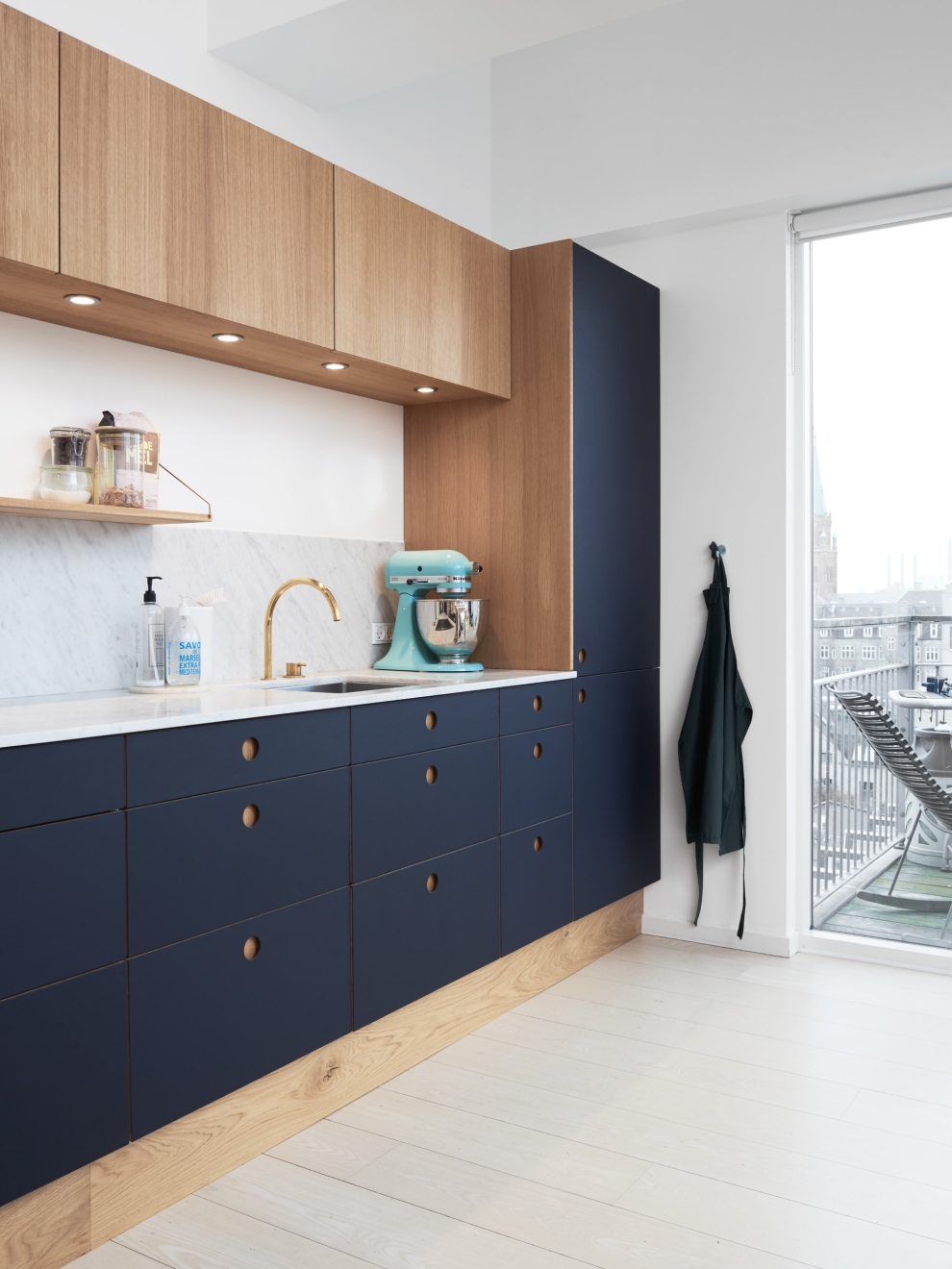 dark blue kitchen design