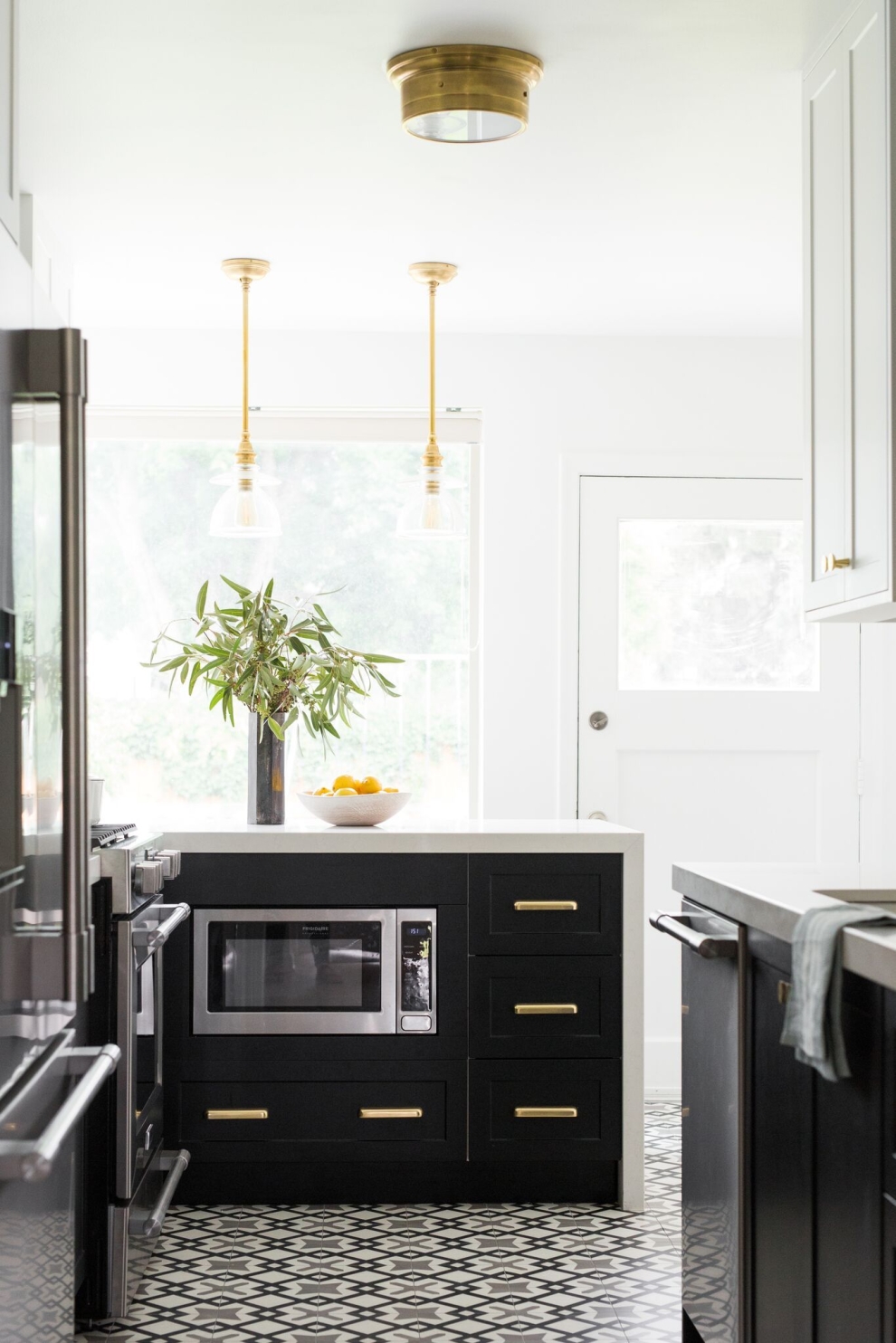 microwave under countertop