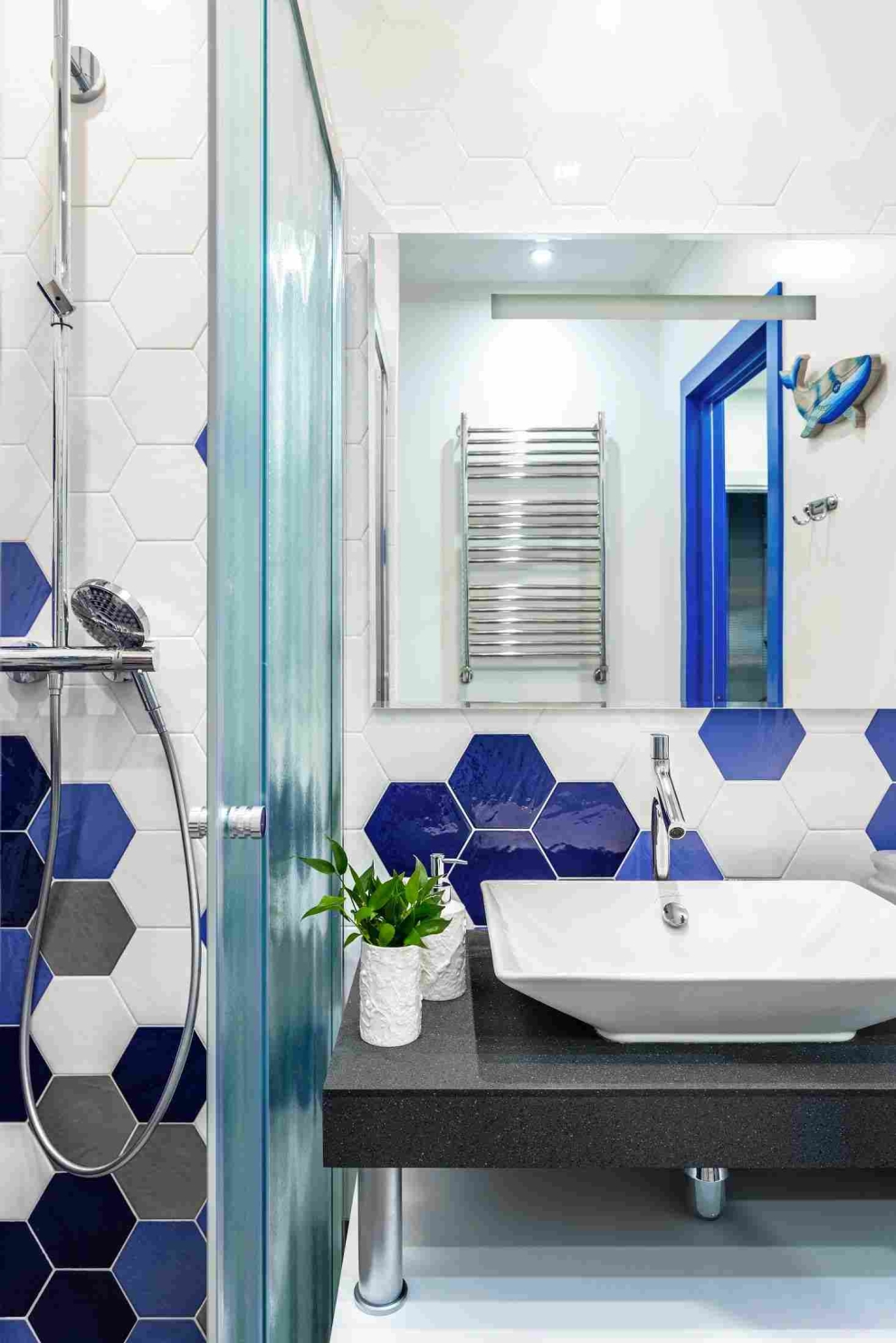 blue tiles bathroom
