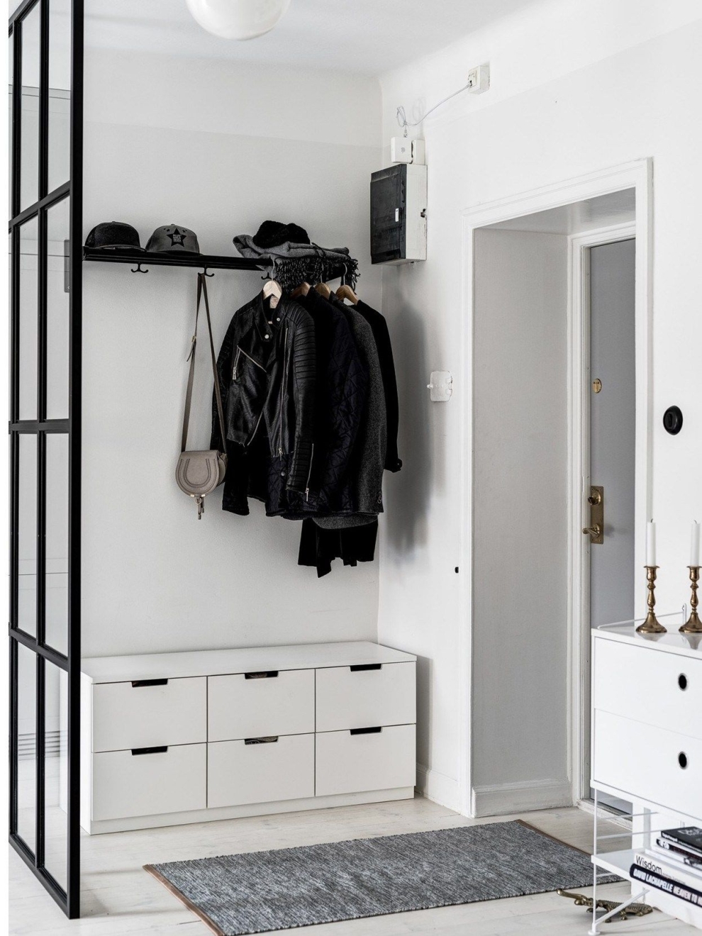 komoda prieskambaryje is ikea