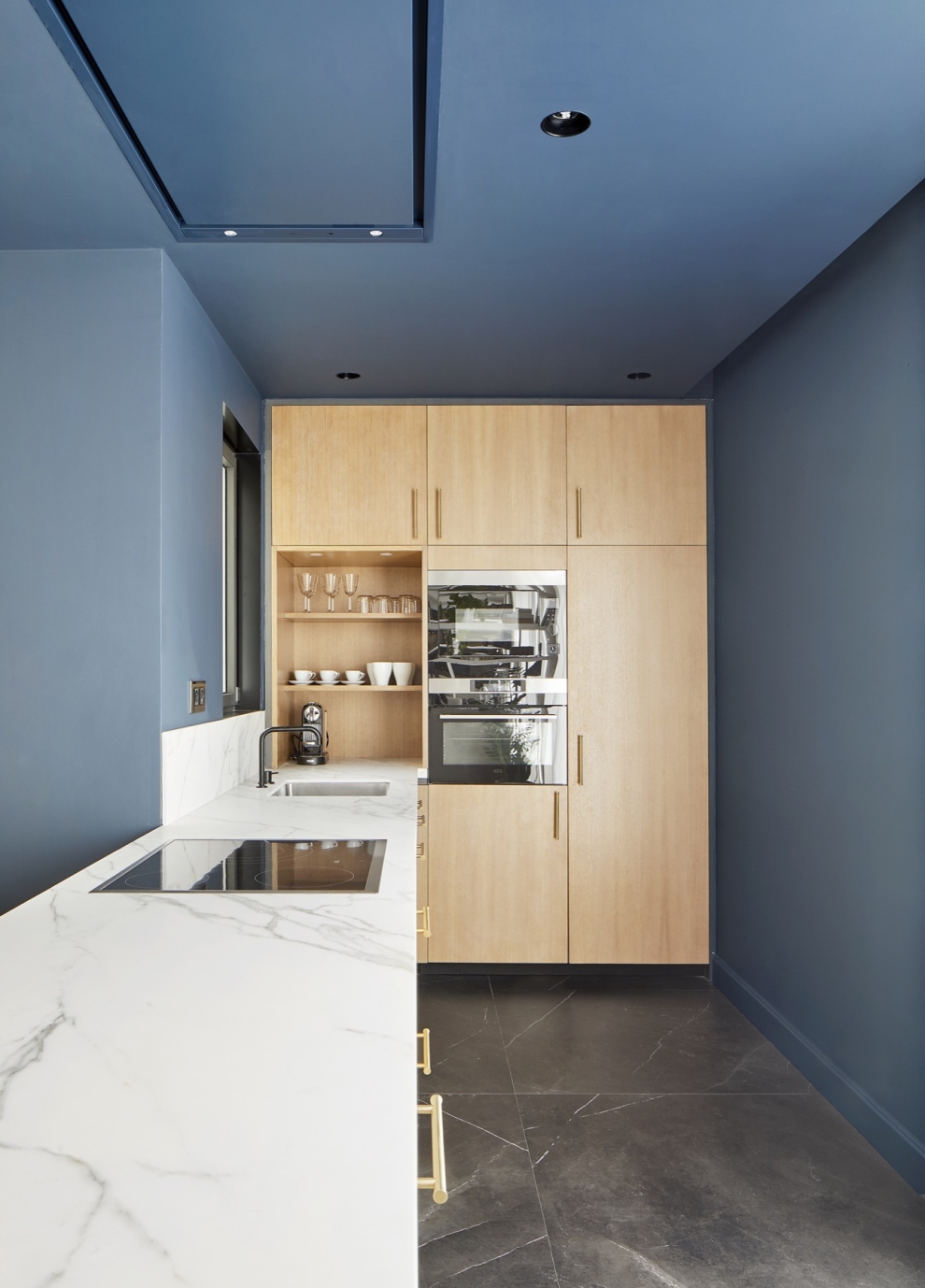 dark walls in the kitchen
