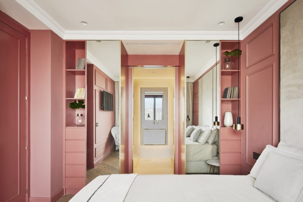 pink walls