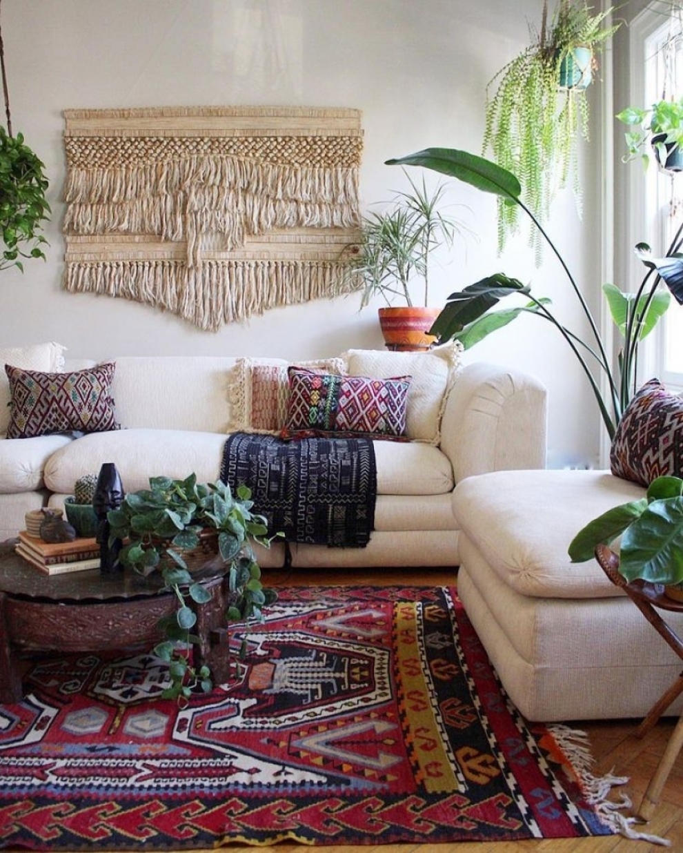 macrame on the wall
