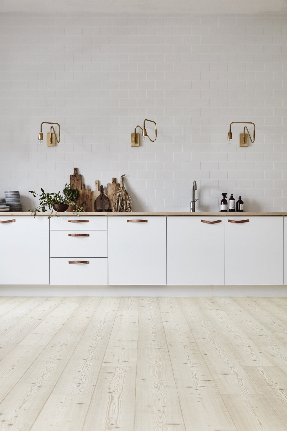 wall lamps in the kitchen