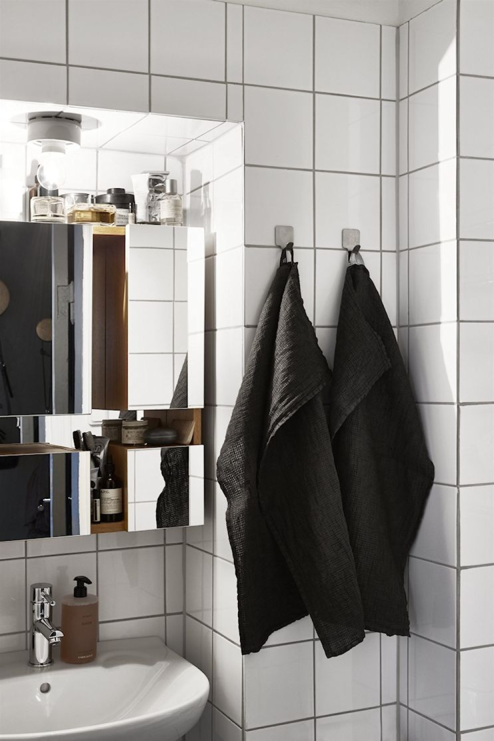 scandinavian style bathroom