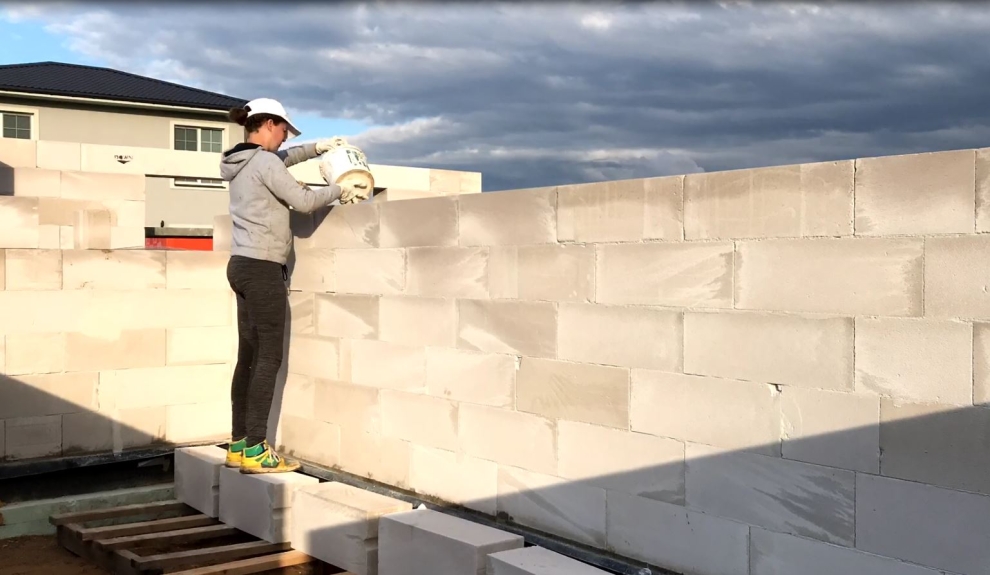 kliju pylimas tarp blokeliu