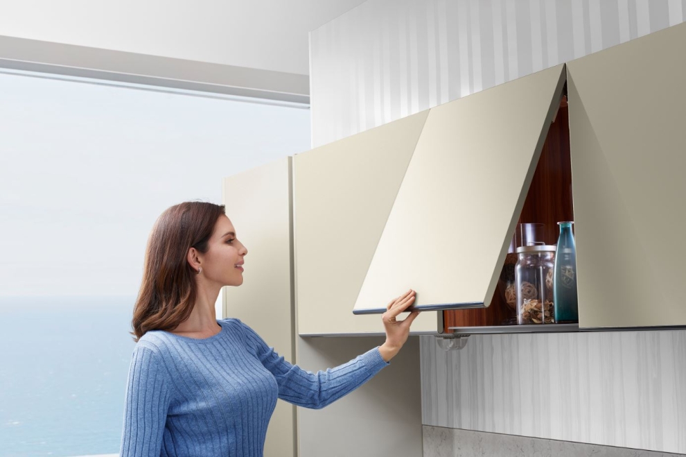 furnituros pasirinkimas spinteles atidarymas