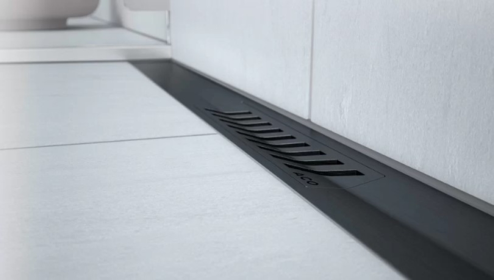 aco-showerdrain-s-juodos-latako-groteles