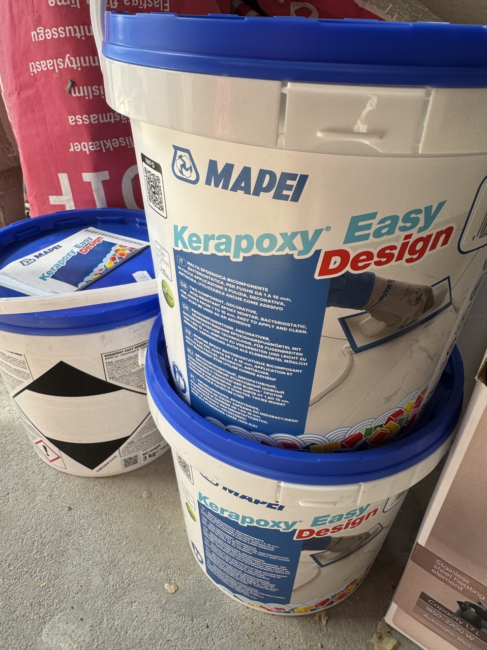 mapei-epoxy-easy-design-plyteliu-glaistas