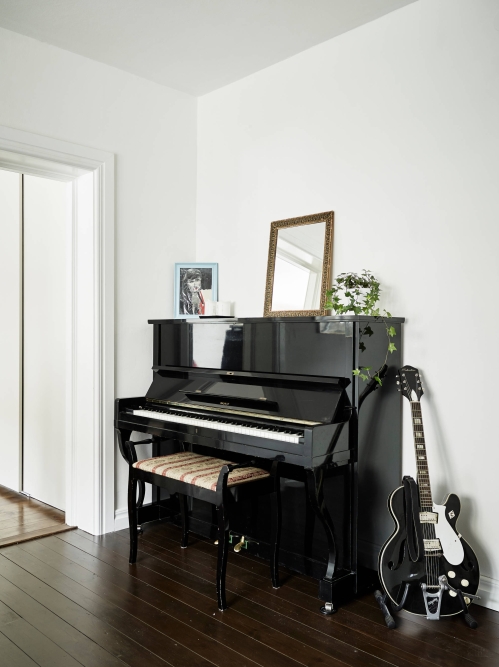 juodas pianinas