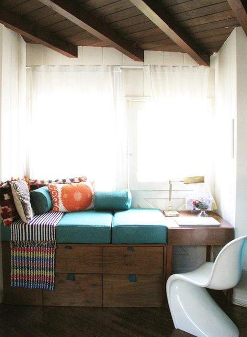 sofa/bed/table