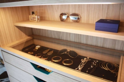 walk in closet