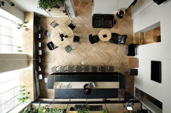 the room baras