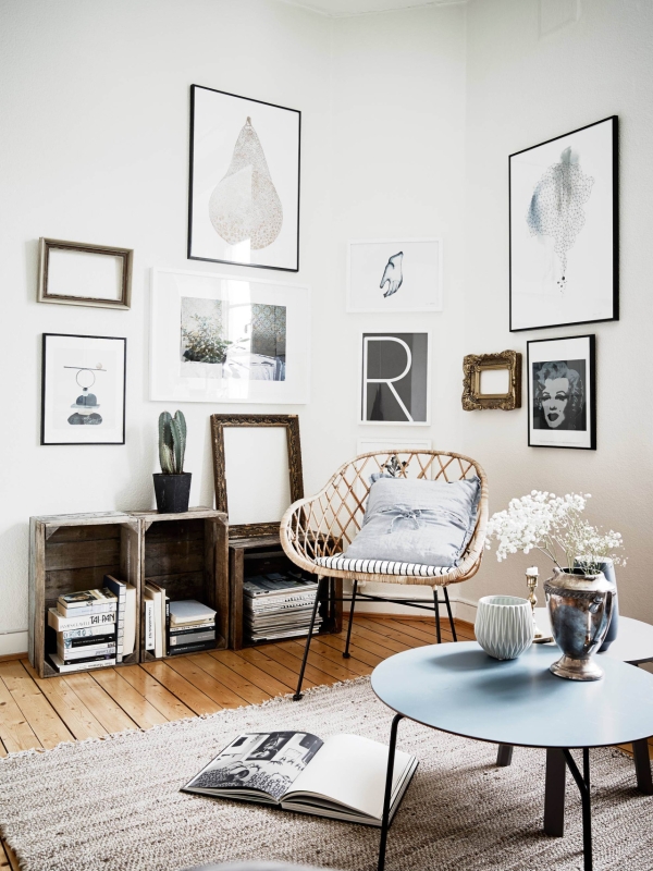 chaotic paitings arrangement