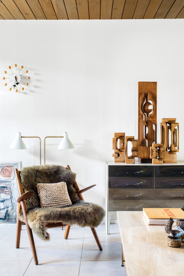 mid century modern stilius
