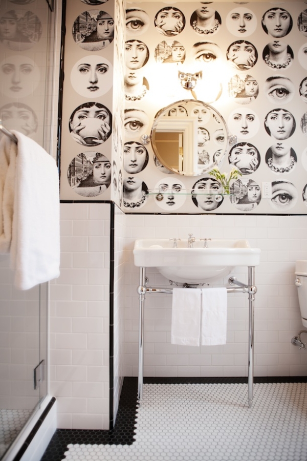 wallpapers in bathroom