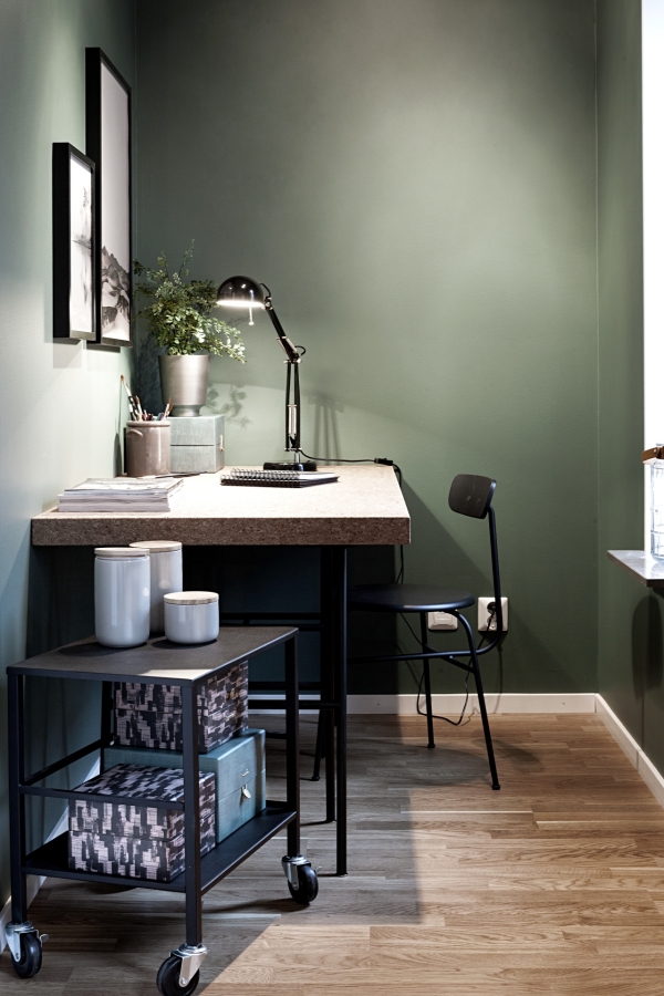 green walls
