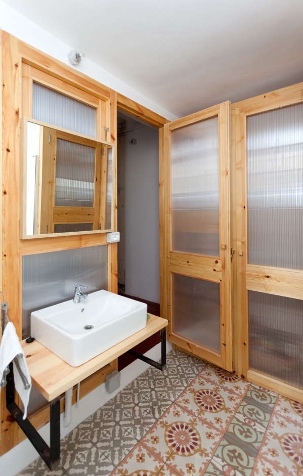 industrial bathroom design
