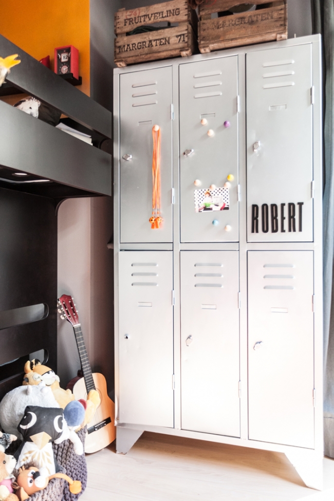 metal lockers in children's room