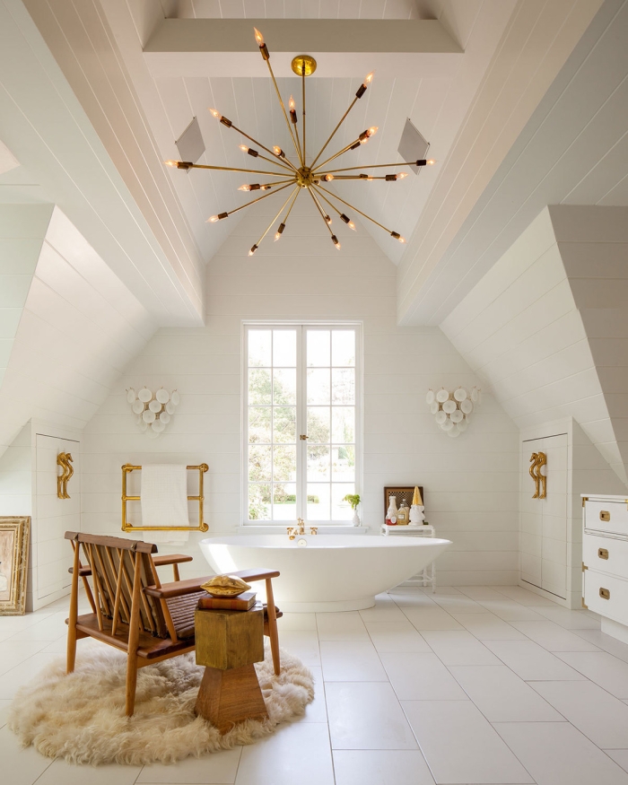 heigh ceiling bathrooom